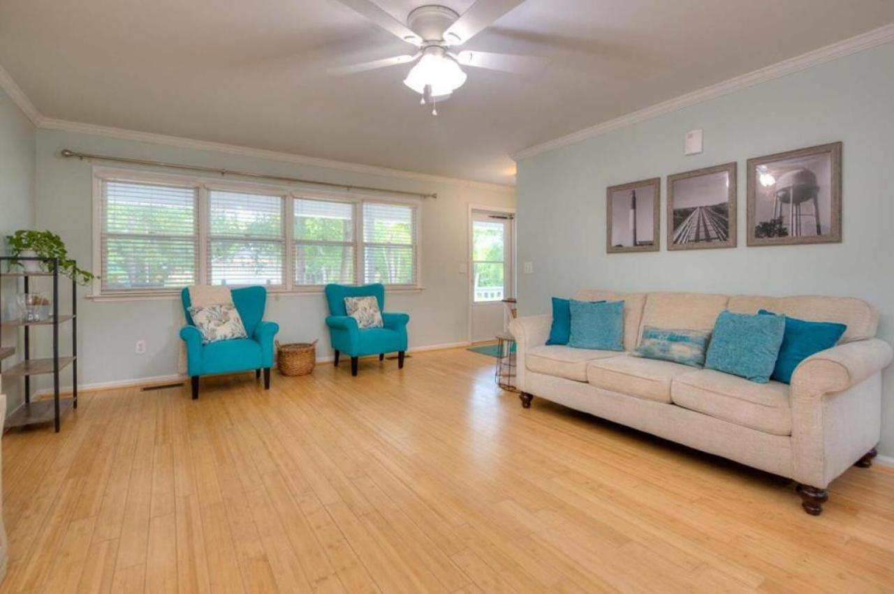 Livin' The Dream Villa Oak Island Exterior photo