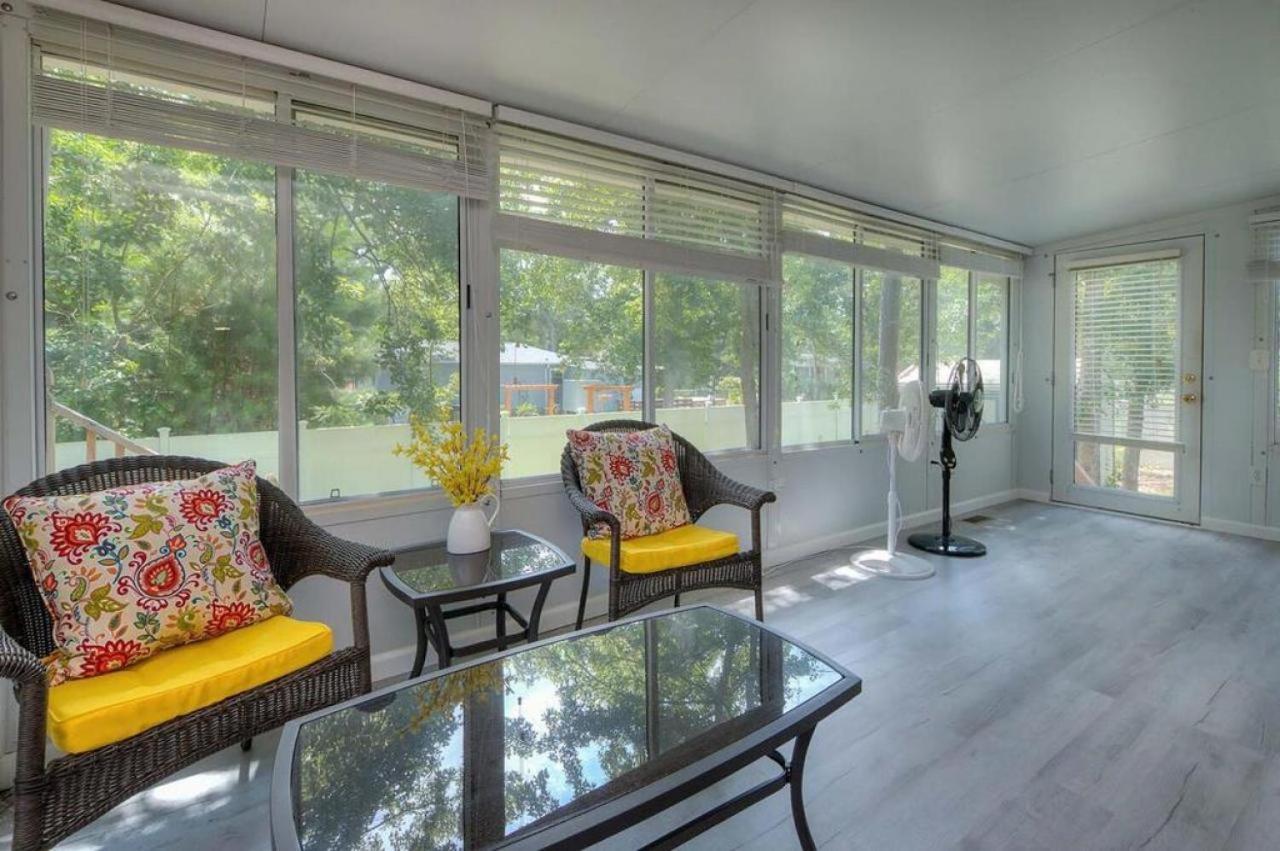 Livin' The Dream Villa Oak Island Exterior photo