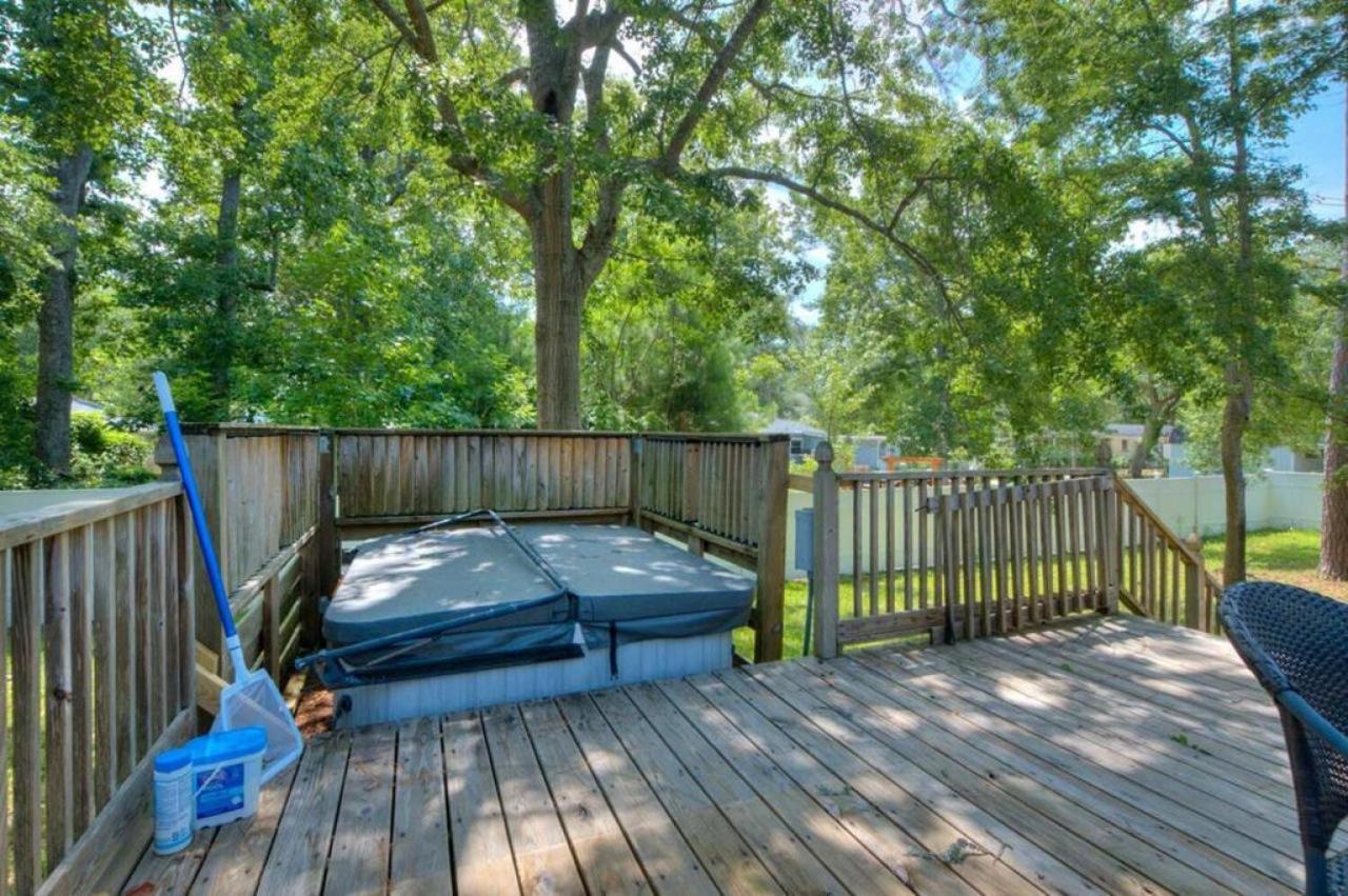 Livin' The Dream Villa Oak Island Exterior photo