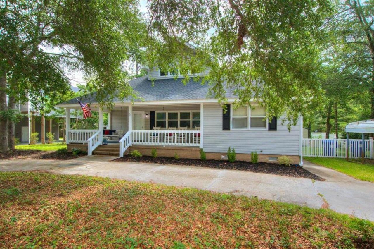 Livin' The Dream Villa Oak Island Exterior photo